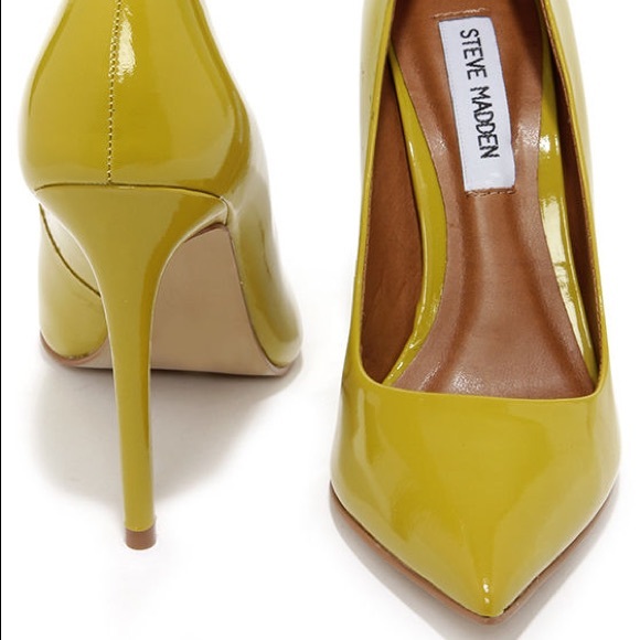 steve madden yellow pumps
